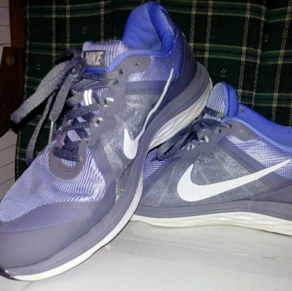 Nike Women's sneakers 5.0+Running Shoes size 8.5